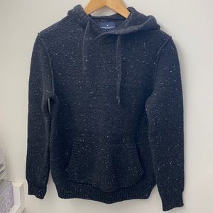 AE quality sweater with hood